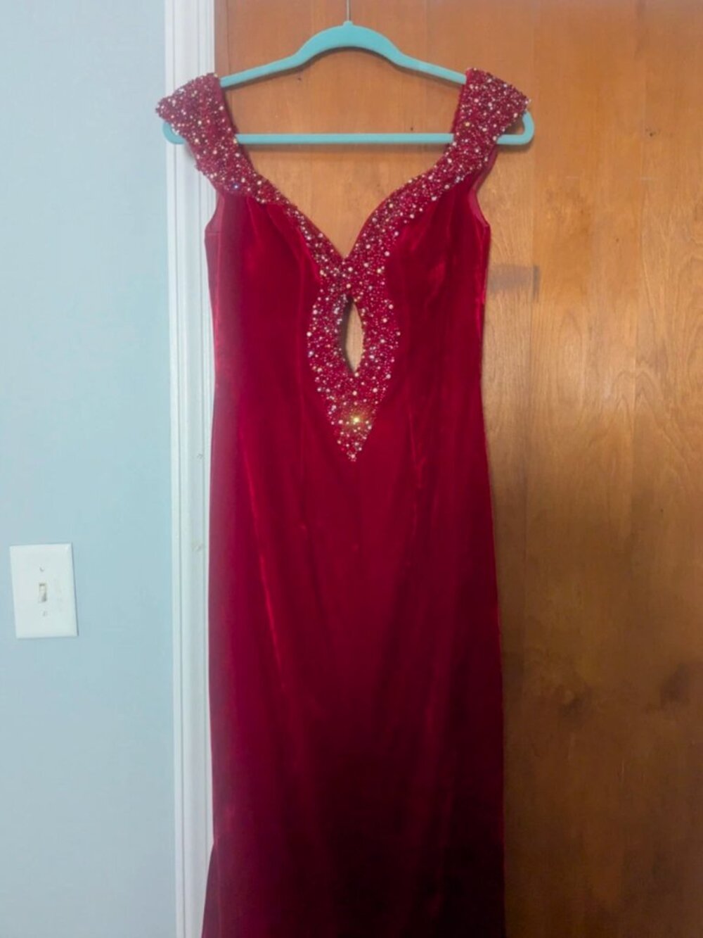 Jovani Size 4 Red Velvet Sheath Evening Gown - Worn Once